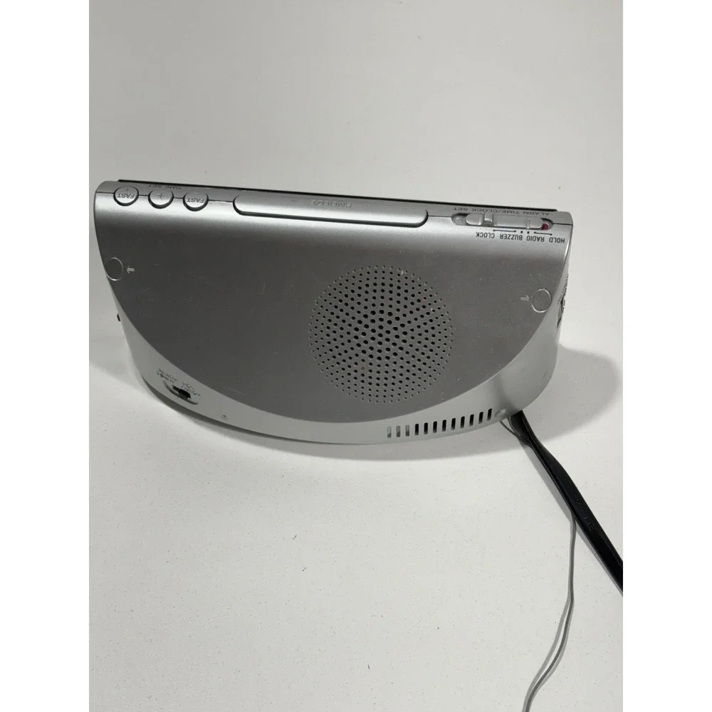 Sony Dream Machine Digital Alarm Clock AM FM Radio Large Display Silver ICF-C492